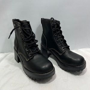Vintage Sketchers Plateau Mesa heeled black leather boots, size 6